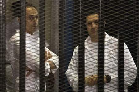Tòa án Ai Cập xét xử hai con trai của cựu Tổng thống Mubarak