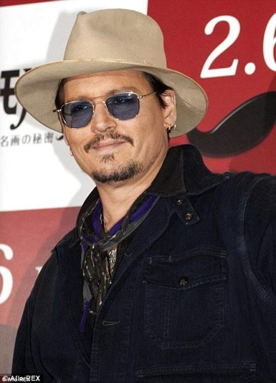 Johnny Deep gặp chấn thương trên phim trường "Cướp biển"