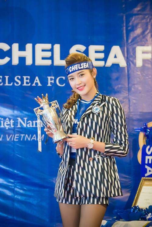 Á hậu Huyền My xinh tươi dự sinh nhật CLB Chelsea 36