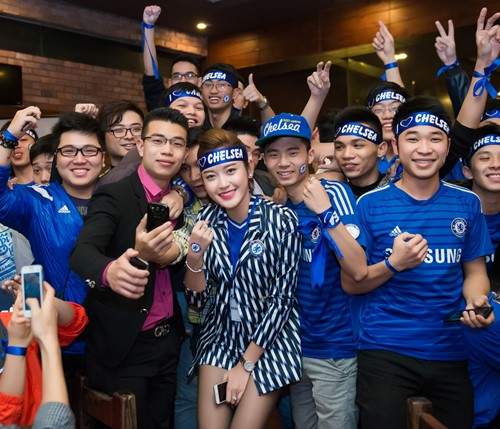 Á hậu Huyền My xinh tươi dự sinh nhật CLB Chelsea 12