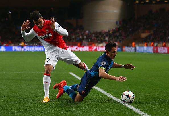 AS Monaco 0-1 Arsenal (H2): Oezil sút phạt nguy hiểm 2