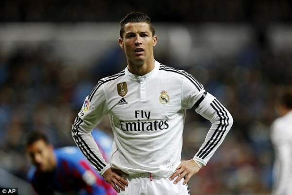 Huyền thoại Barca ủng hộ Real bán Ronaldo cho M.U