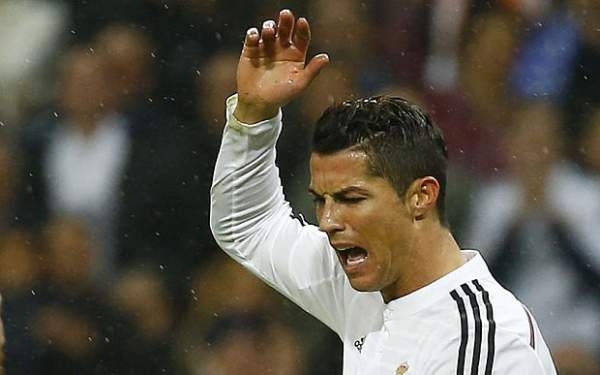 Huyền thoại Real chỉ trích tính kiêu ngạo của Ronaldo