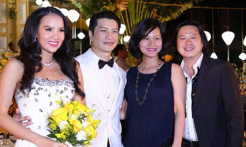 Vợ chồng Hải Yến mừng hạnh phúc Dustin Nguyễn và Bebe Phạm
