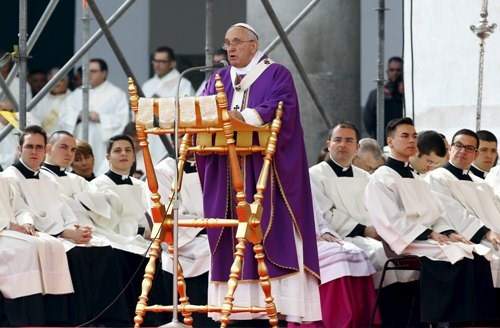 Giáo hoàng Francis đến "sào huyệt" mafia Ý, kêu gọi tội phạm ăn năn