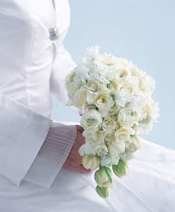 Những mẫu hoa cưới cầm tay phong cách cổ điển