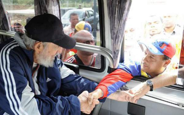 Cựu Chủ tịch Cuba Fidel Castro bất ngờ tái xuất