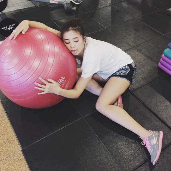 Hot girl Việt khoe dáng trong phòng tập gym 3
