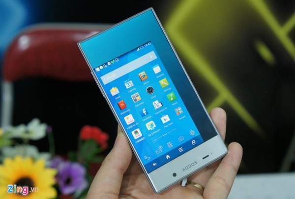 Smartphone không viền của Sharp về Việt Nam giá 7 triệu 14