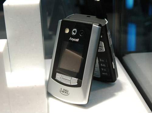 10 năm trước, điện thoại di động trông ra sao ? 7