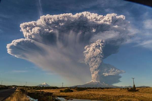 Cận cảnh núi lửa Chile đang phun trào khiến bạn hết hồn 8