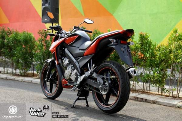 Yamaha ra mắt xe côn tay V-Ixion phiên bản mới 4