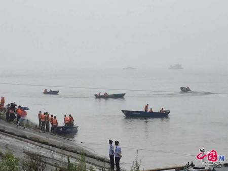 Trung Quốc dốc toàn lực giải cứu nạn nhân vụ chìm tàu 2