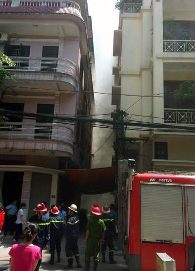 Hà Nội: Khu dân cư hoảng loạn vì 2 vụ cháy liên tiếp