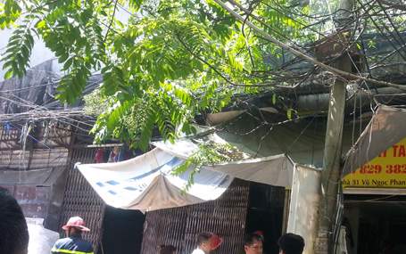 Hà Nội: Khu dân cư hoảng loạn vì 2 vụ cháy liên tiếp 4