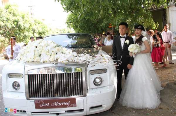 Rolls-Royce siêu sang và môtô 3 bánh đi rước dâu ở Nghệ An 8