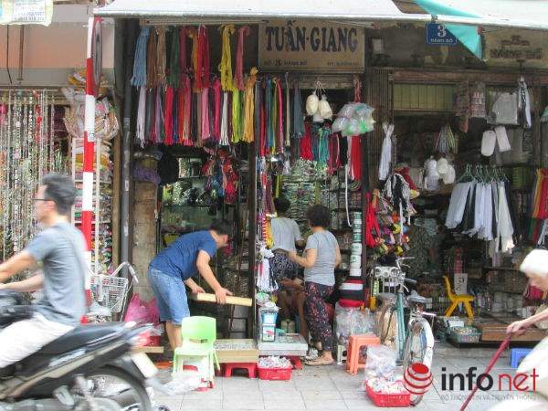 "Sửng sốt" với những cửa hàng siêu nhỏ, siêu đắt ở Hà Nội 30