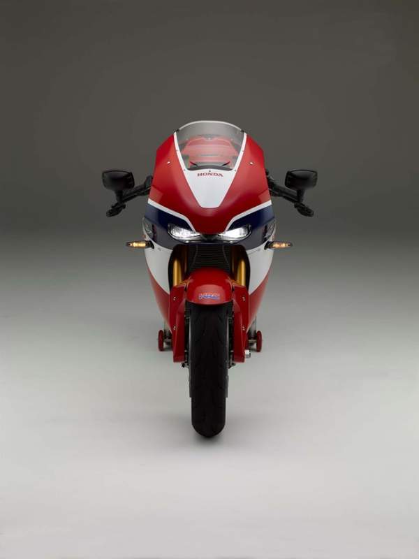 Honda trình làng siêu môtô mới, giá 184.000 USD 7