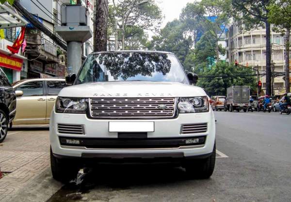 Range Rover hàng hiếm xuất hiện tại Sài Gòn