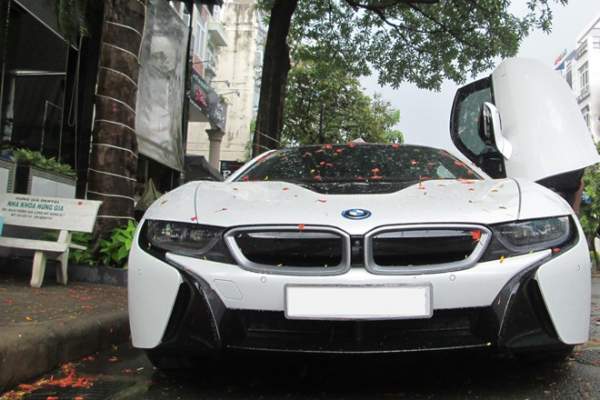 Xe thể thao BMW i8 hàng hiếm ở Sài Gòn 4