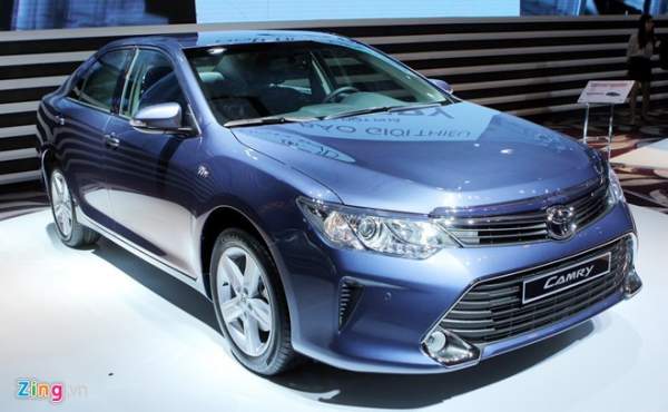 Toyota Camry thế hệ mới hút khách