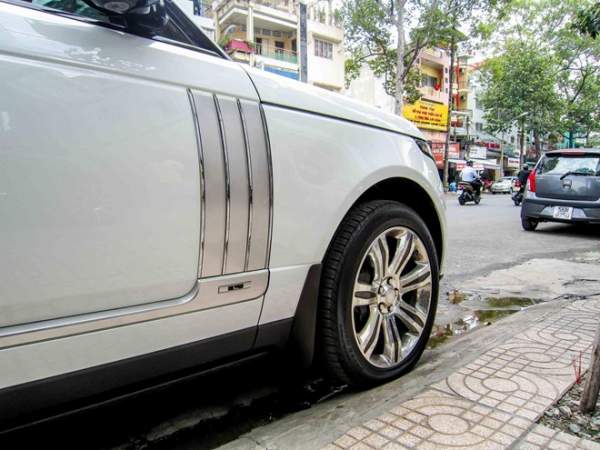 Range Rover hàng hiếm xuất hiện tại Sài Gòn 4