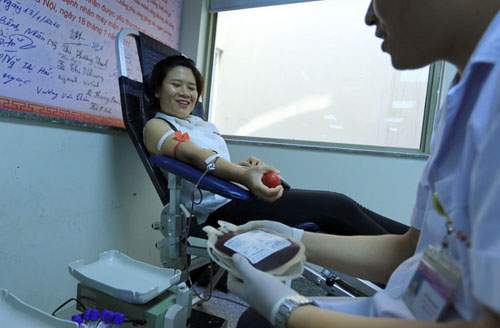 Kho máu thiếu trầm trọng, người hiến máu tăng gấp 10 lần 7