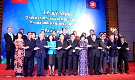 Phó Thủ tướng Phạm Bình Minh: "Đoàn kết ASEAN là nhân tố sống còn"