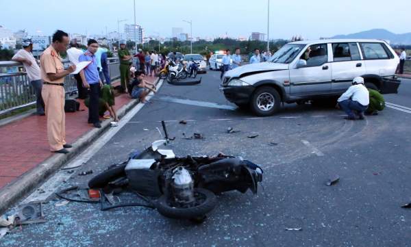 Sau tai nạn liên tiếp, cầu Thuận Phước giới hạn tốc độ chạy xe 40km/h