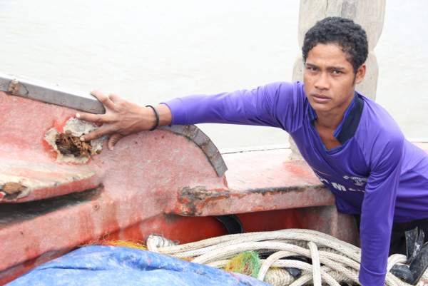 Một tàu bị khống chế đưa về vùng biển Thái Lan, ngư dân bị đánh, cướp 9