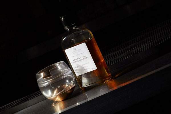 Space Glass - Chiếc ly thưởng thức rượu whisky trong không gian 4