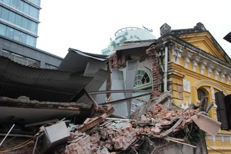 Hình ảnh tòa biệt thự Pháp cổ đổ sập, "nát vụn" 5