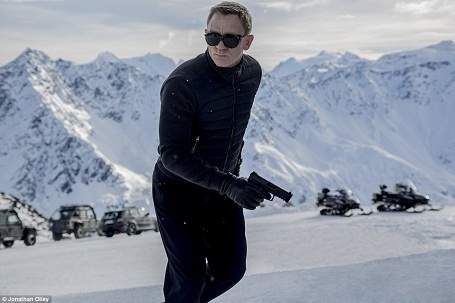 Vì sao Điệp viên 007 “ngốn hết” 6.900 tỉ đồng trong nhiệm vụ mới? 4