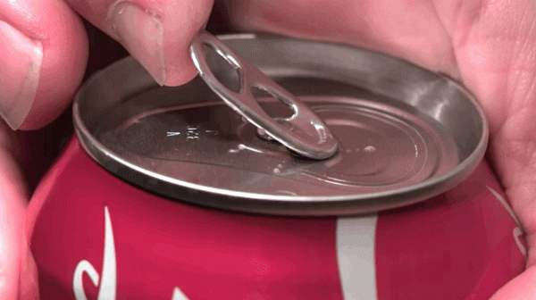Tại sao nói nắp lon Coca là một phát minh siêu phàm? 2
