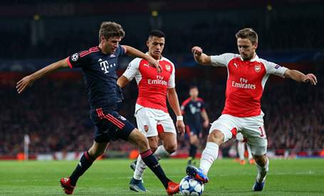 Arsenal hạ gục Bayern Munich: Khi Wenger “biết mình biết người”