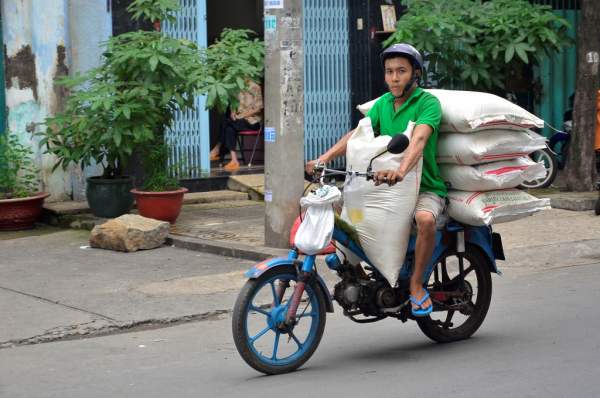 “Siêu xe nhiều không” tung hoành khắp đường phố Sài Gòn