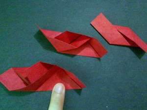 Cách gấp hoa hồng bằng giấy origami đầy ma thuật 5