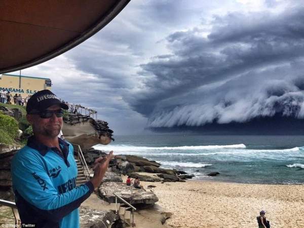 Kỳ thú cảnh tượng mây sóng thần càn quét Sydney 2