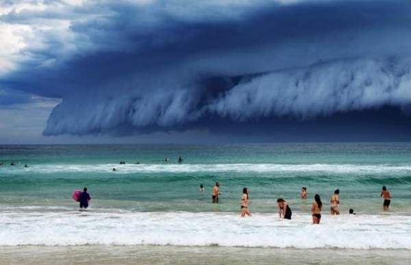 Kỳ thú cảnh tượng mây sóng thần càn quét Sydney 3