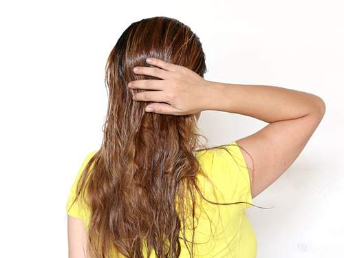 Cách giúp mái tóc bóng mượt nhờ dầu 2