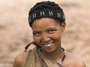 Phụ nữ châu Phi chuộng tắm trắng da để chiều chồng