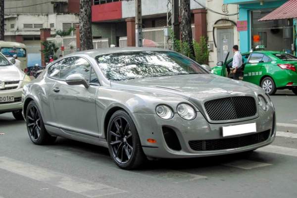 Siêu xe Bentley Supersports hàng hiếm xuất hiện tại Sài Gòn