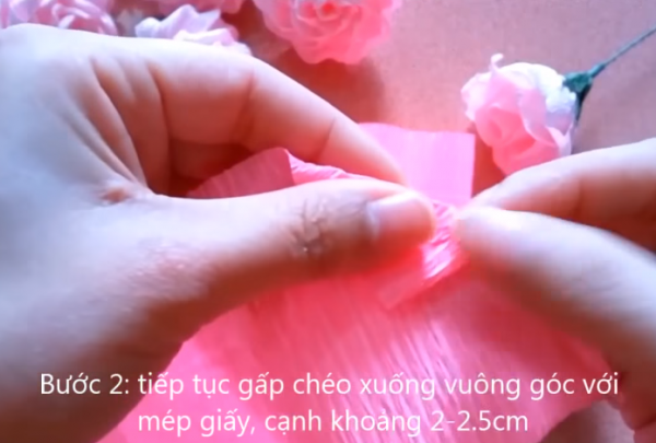 Chi tiết cách làm hoa hồng xoắn giấy "để ai cũng làm được" 3