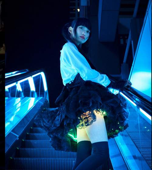 Thiếu nữ Nhật rộ mốt lắp đèn vào váy ngắn để thêm sexy 18