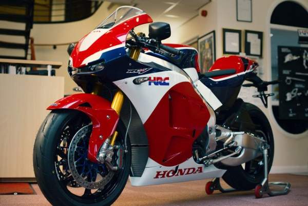 Chủ nhân đầu tiên của siêu môtô Honda RC213V-S là ai?