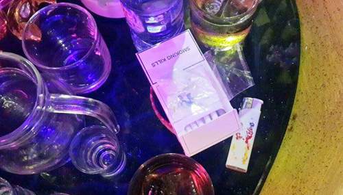 Dân chơi Sài Gòn nhét ma túy dưới ghế VIP quán bar 3