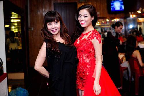 Điểm danh những bà mẹ trẻ đẹp nhất showbiz của sao Việt 24