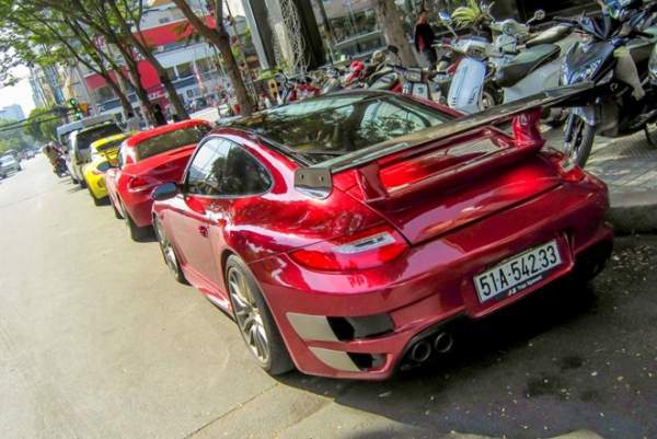 Siêu xe Porsche 911 độ Techart màu đỏ ở Sài Gòn 8