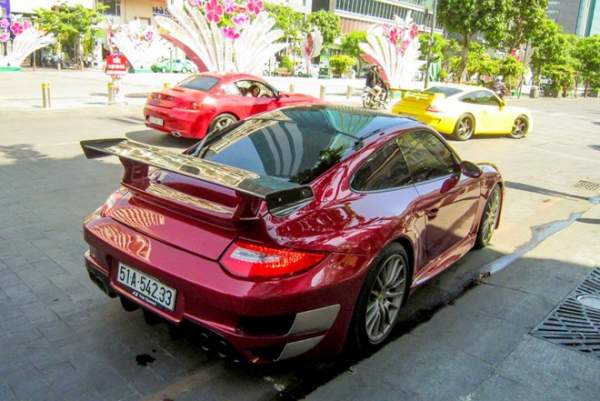 Siêu xe Porsche 911 độ Techart màu đỏ ở Sài Gòn 3