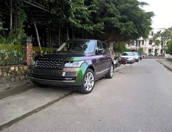 Range Rover xanh tán sắc duy nhất ở Việt Nam